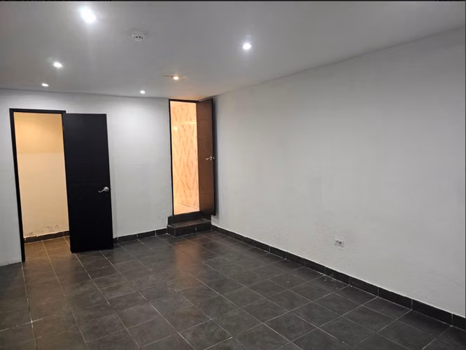 ALQUILER DE CASA DUPLEX EN OBARRIO (13)