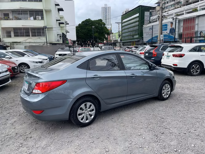 HYUNDAI ACCENT 2018 AUTOMATICO