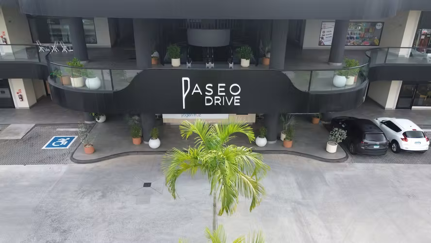 Oportunidad Comercial en Paseo Del Norte, Brisas del Golf