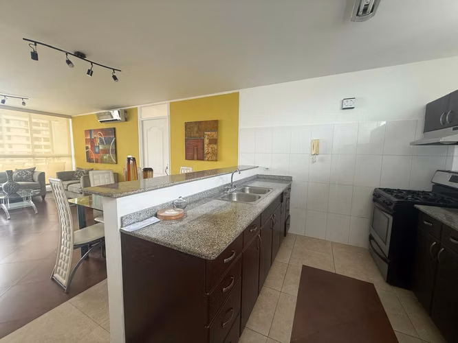 Alquiler de Apartamento Amoblado en PH South Beach – Marbella - Imagen 9