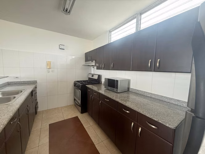 Alquiler de Apartamento Amoblado en PH South Beach – Marbella - Imagen 10