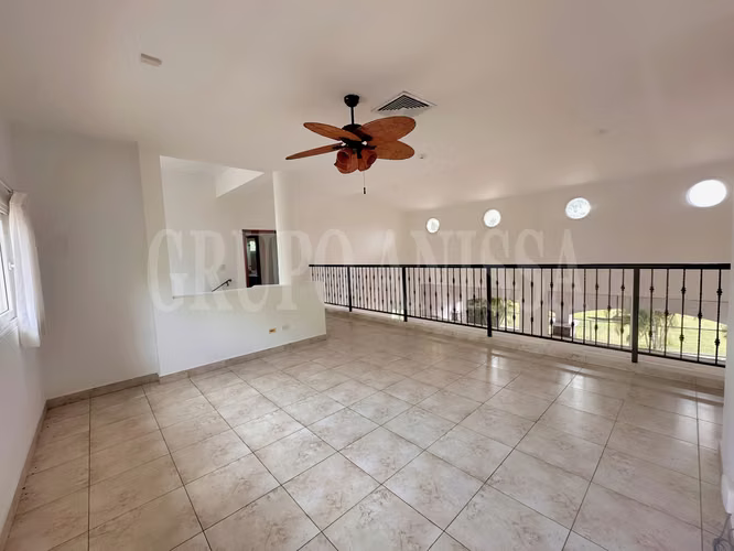 OPORTUNIDAD! Se vende Amplia Casa en Tucán Country Cocoli - Imagen 12