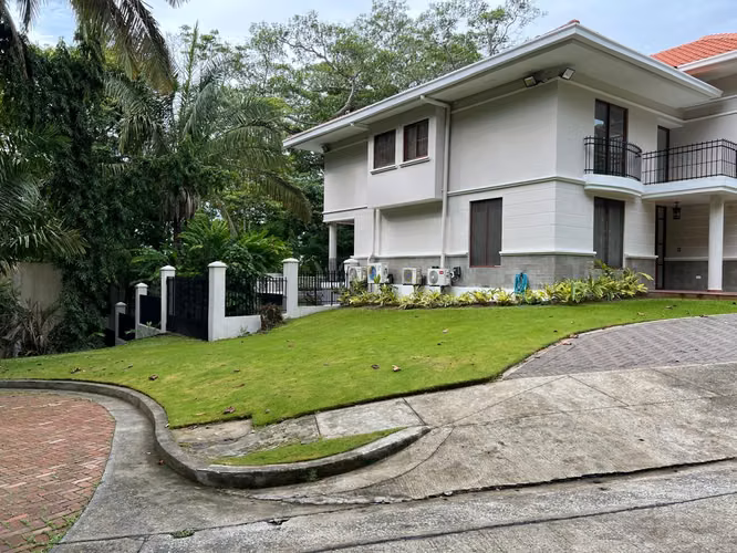 SE VENDE CASA EN RESIDENCIAL CAMINO DE CRUCES, DORADO