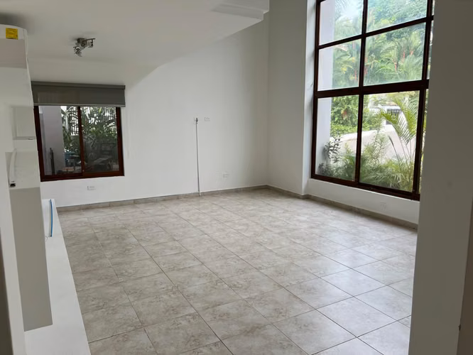 SE VENDE CASA EN RESIDENCIAL CAMINO DE CRUCES, DORADO