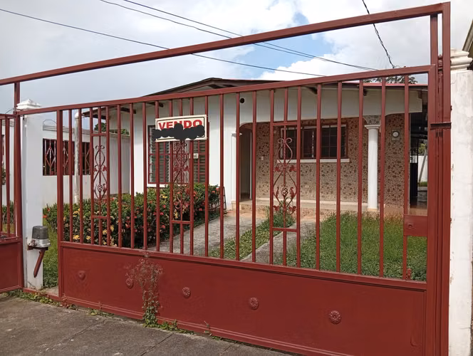 Vendo Casa en Chorrera, en la Barriada Parque del Este