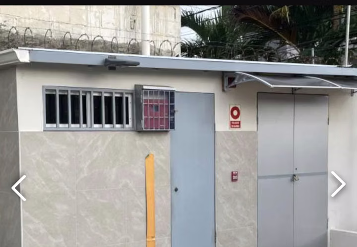ÁGUILA BIENES RAÍCES ALQUILA ESTACIONAMIENTO COMPLETO