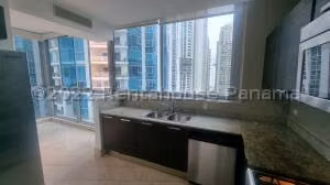 Alquiler de Apartamento con 155m2 en Punta Pacifica PH Grand Tower 26-5217SR