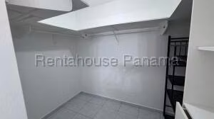 Venta de Casa con 391m2 en El Bosque PH El Doral 26-5130SR