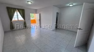 Venta de Casa con 391m2 en El Bosque PH El Doral 26-5130SR