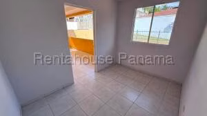 Venta de Casa con 391m2 en El Bosque PH El Doral 26-5130SR