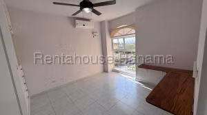 Venta de Casa con 391m2 en El Bosque PH El Doral 26-5130SR