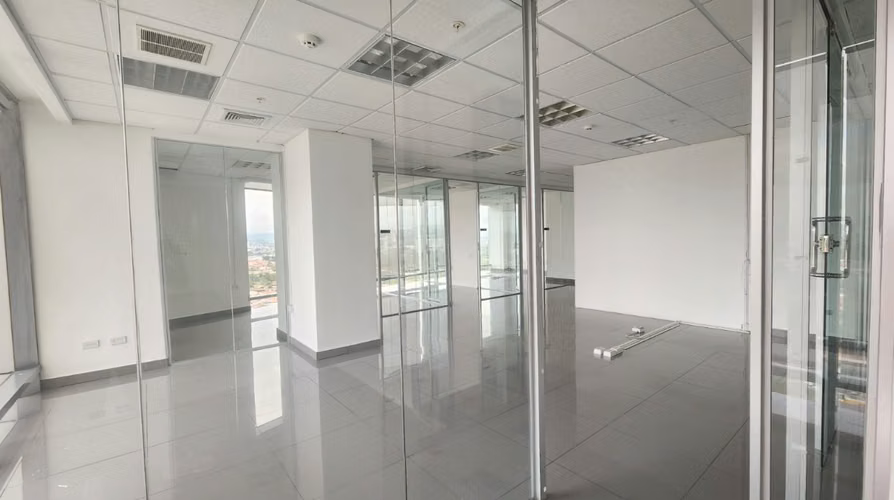 Se alquila oficina en PH Torre Aseguradora Ancón, Costa del Este - Imagen 4