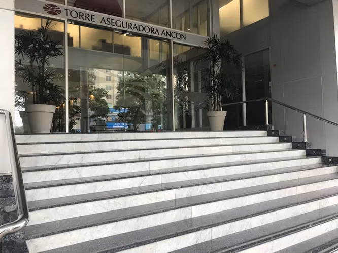 Se alquila oficina en PH Torre Aseguradora Ancón, Costa del Este