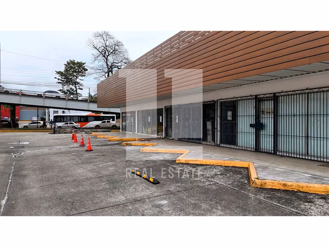 Se Alquila Local de 250m2 frente Via España