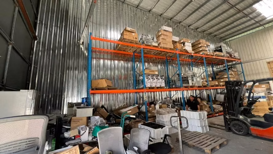 Alquiler de galera en tocumen 190mts2 con 6 altura, trifasica, 1 baño - Imagen 3