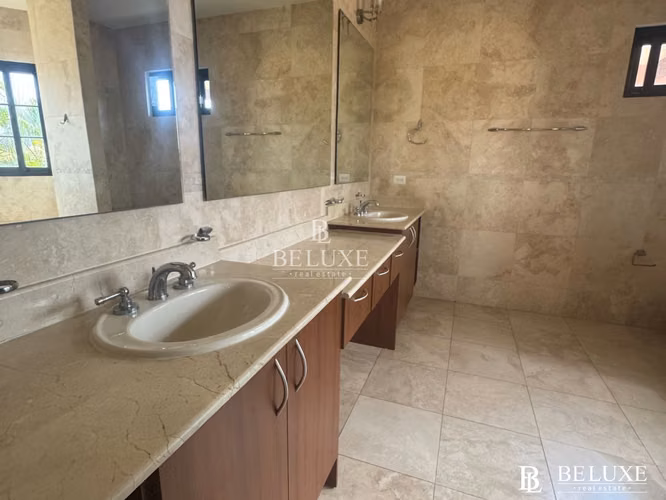 VENTA DE CASA EN EL DORAL, COSTA SUR (16)