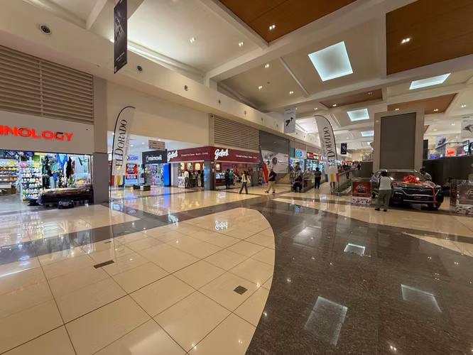 Venta de Local Comercial El Dorado, 82m²