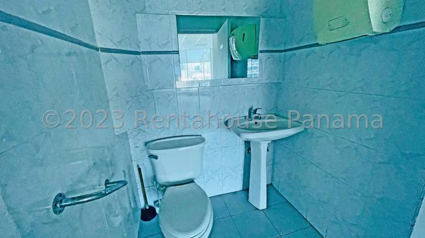 Alquiler de Oficina con 311m2 en Marbella PH Ocean Business 24-5007SR