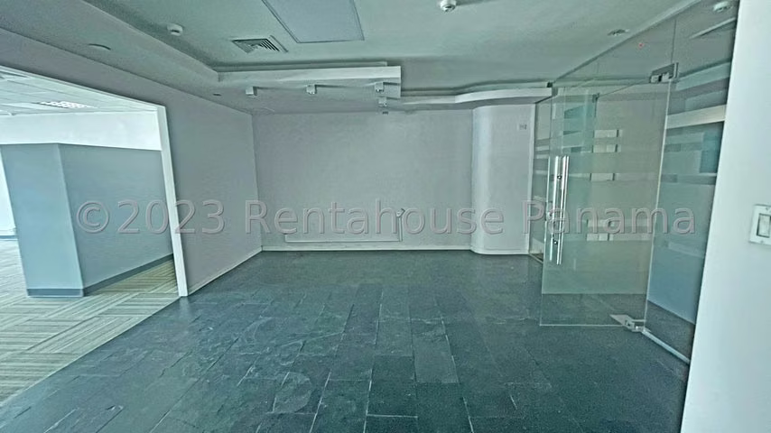 Alquiler de Oficina con 311m2 en Marbella PH Ocean Business 24-5007SR