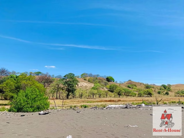 Venta de Terreno con 20000m2 en Los Santos  22-3850SR