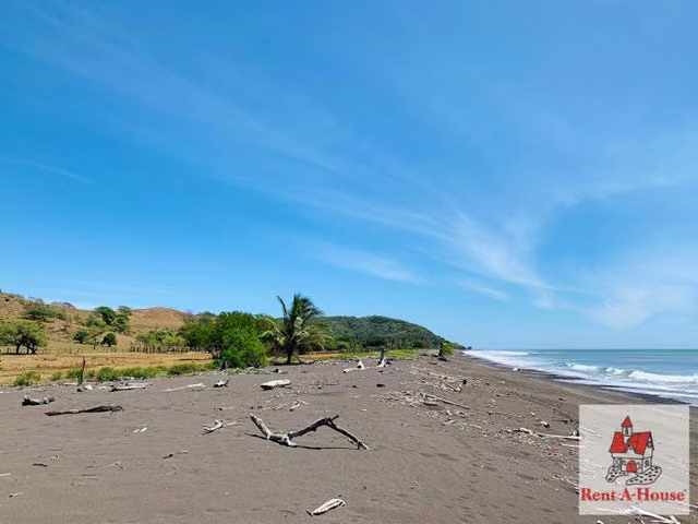 Venta de Terreno con 20000m2 en Los Santos  22-3850SR
