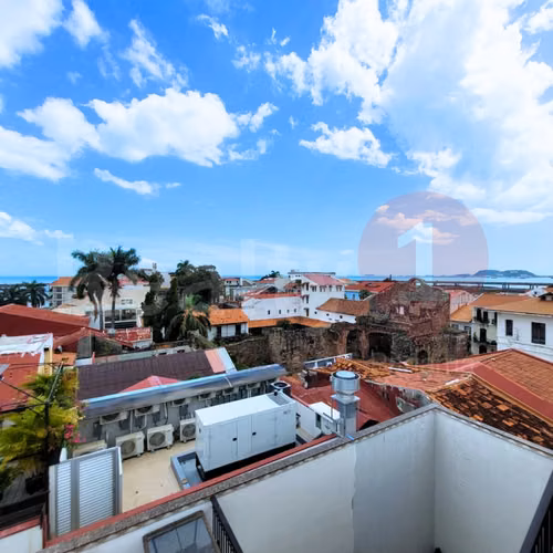 APARTAMENTO EN VENTA EN CASCO ANTIGUO – EXCLUSIVO PENTHOUSE – TERRAZAS, JACUZZI Y VISTAS PANORÁMICAS