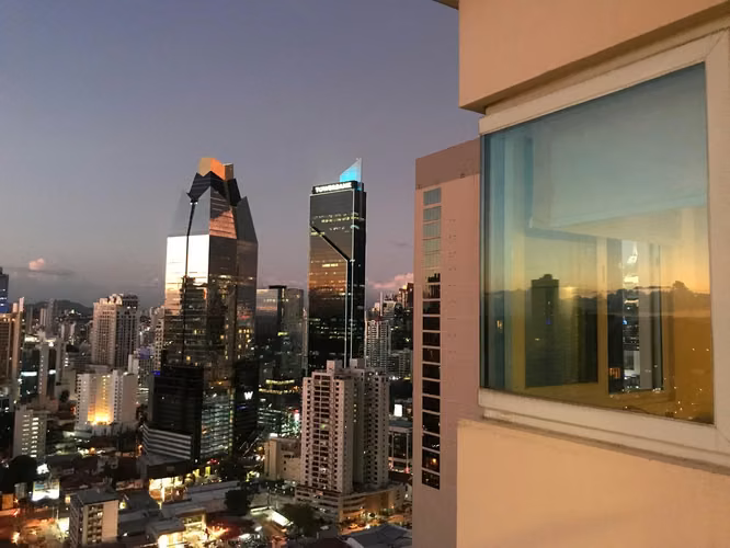 VISTAMARINA PISO 29 alquiler en corazon bancario 114mts2 2recs+2baños
