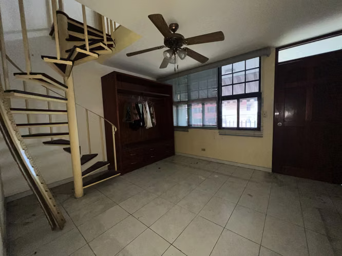 Espectacular casa de 4 niveles con amplios espacios en Villa de las Fuentes