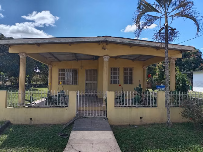 Se Vende Casa con Terreno Amplio en Aguadulce por debajo del avalúo 78,000 - Imagen 3