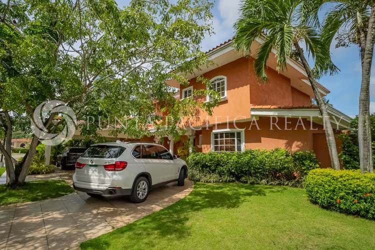 Venta | Costa Serena Costa del Este | Casa de Lujo en Comunidad Cerrada