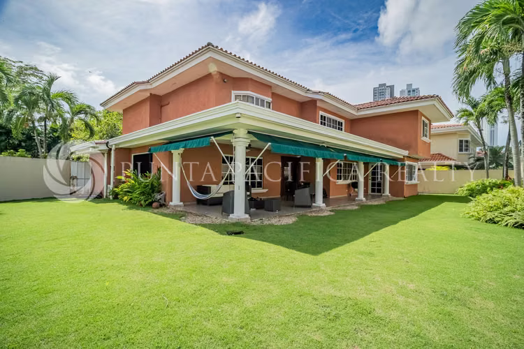 Venta | Costa Serena Costa del Este | Casa de Lujo en Comunidad Cerrada