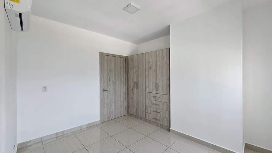 VENTA - Luminoso apartamento contemporáneo en Bella Vista - 111.04 m2