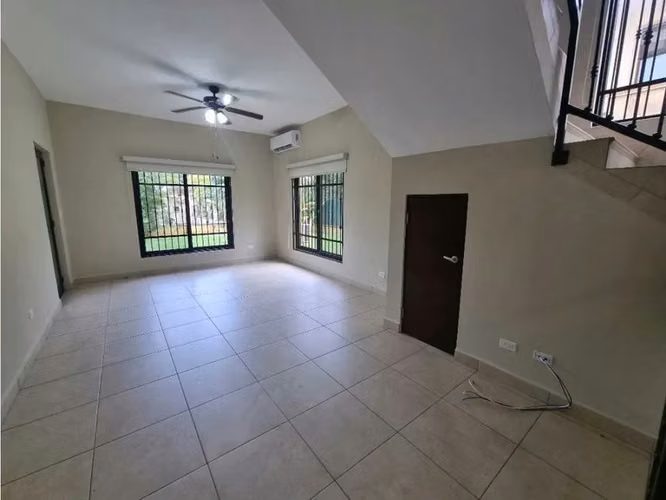 P. H. Embassy Club - Casa Unifamiliar de 4 Habitaciones– Clayton, Ancón, Panamá JC