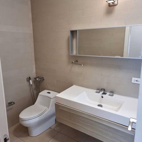 Se alquila hermoso apartamento en Av Balboa