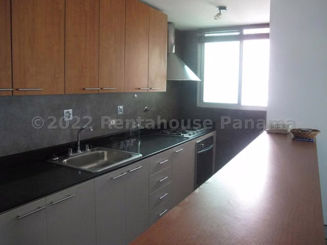 Venta de Apartamento con 110m en San Francisco PH Terramar 26-5296SR
