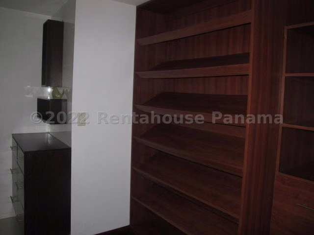 Venta de Apartamento con 110m en San Francisco PH Terramar 26-5296SR