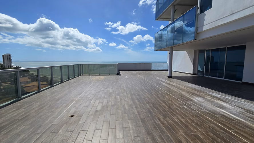 Sale of Apartment in Ocean Wave Nueva Gorgona