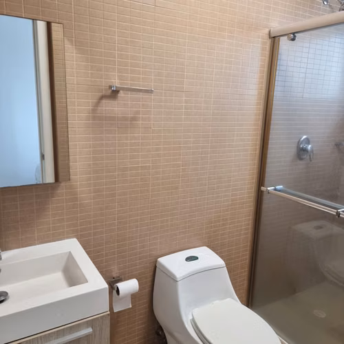 Se alquila hermoso apartamento en Av Balboa - Imagen 5
