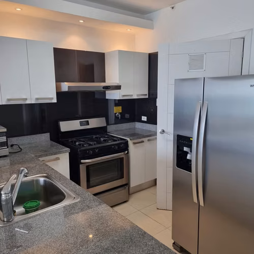 Se alquila hermoso apartamento en Av Balboa - Imagen 7