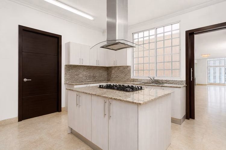 Amplio apartamento en edificio boutique — 372 m² por US$533,000