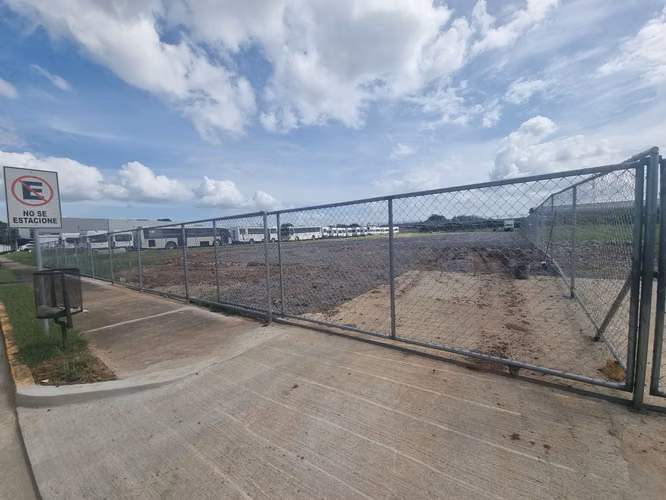Alquiler de terreno comercial dentro de parque, Tocumen, 3,100m2