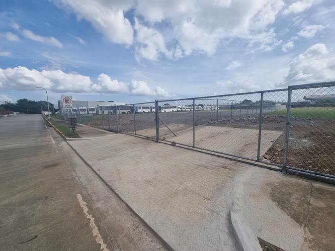 Alquiler de terreno comercial dentro de parque, Tocumen, 3,100m2