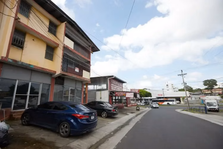 Edificio en Venta en Vista Hermosa - Imagen 4