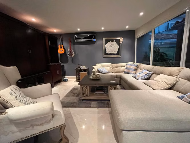 Vendo acogedora casa en Costa del Este