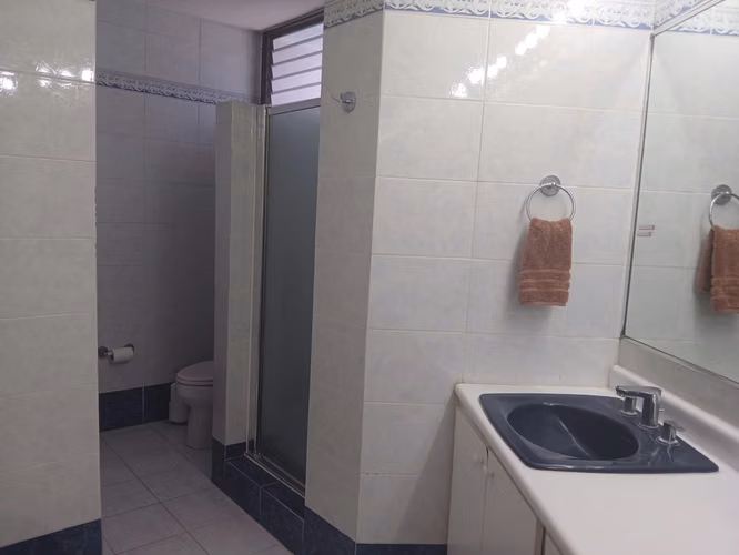 Vendo hermoso y céntrico apartamento en Marbella / Av. Balboa - Imagen 12