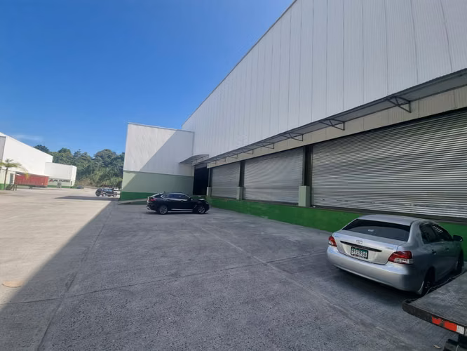 Alquiler de galera en Mañanitas, Tocumen, 2,740m2