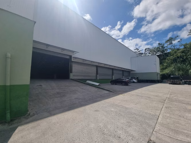 Alquiler de galera en Mañanitas, Tocumen, 2,740m2
