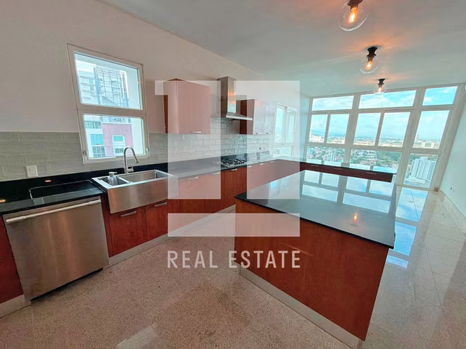 Apartamento en PH Pradera, Altos del Golf - Imagen 9