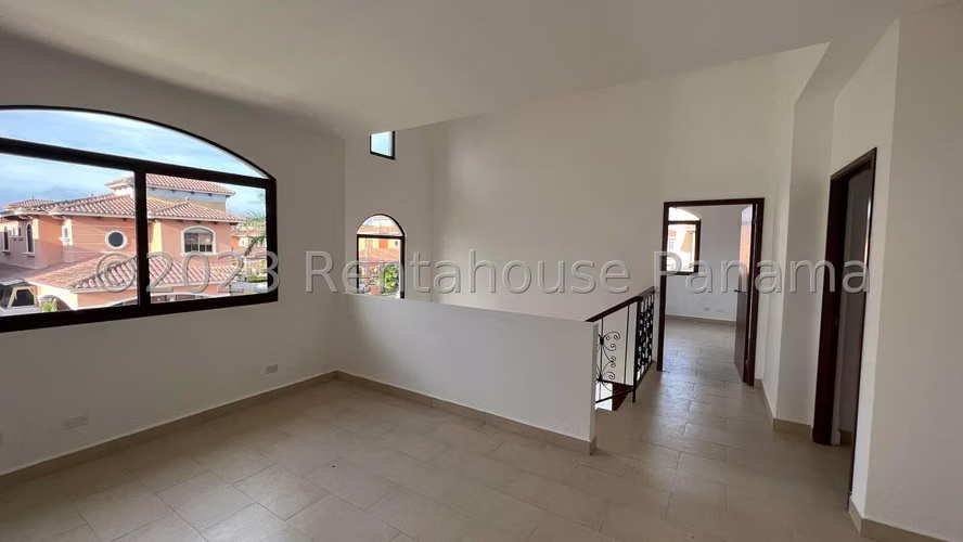 Venta de amplia Casa en Costa Sur, El Doral con 4 recamaras Mts2: 351.80 PD