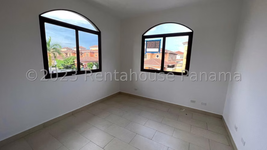 Venta de amplia Casa en Costa Sur, El Doral con 4 recamaras Mts2: 351.80 PD